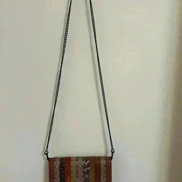 Coach patterned Crossbody Handbag with Rivets - Picture 7 of 8